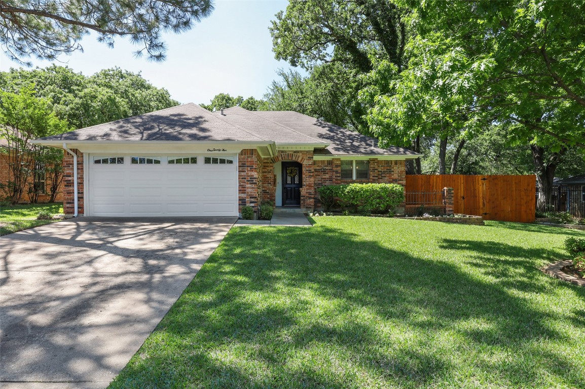 125 Marseille Drive Hurst TX 76054
