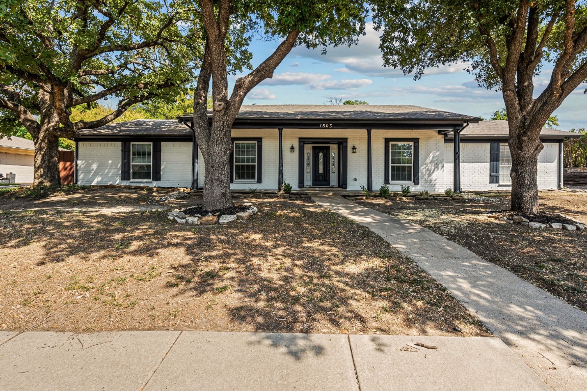 1503 Woodvine Drive Euless TX 76040