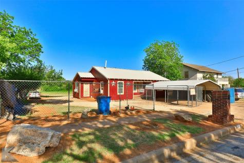 704 Bowie Street Sweetwater TX 79556