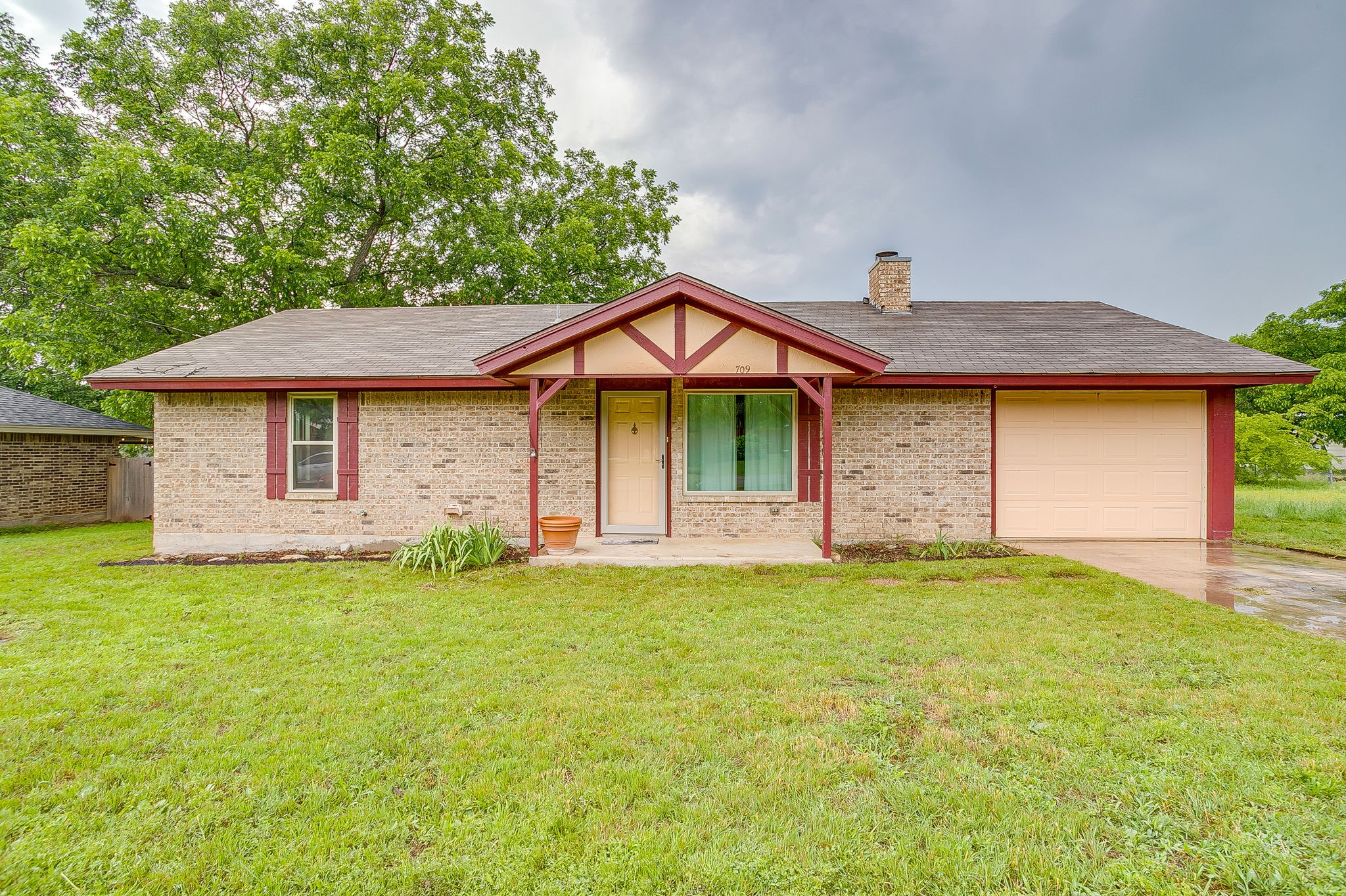 709 N Avenue B Springtown TX 76082
