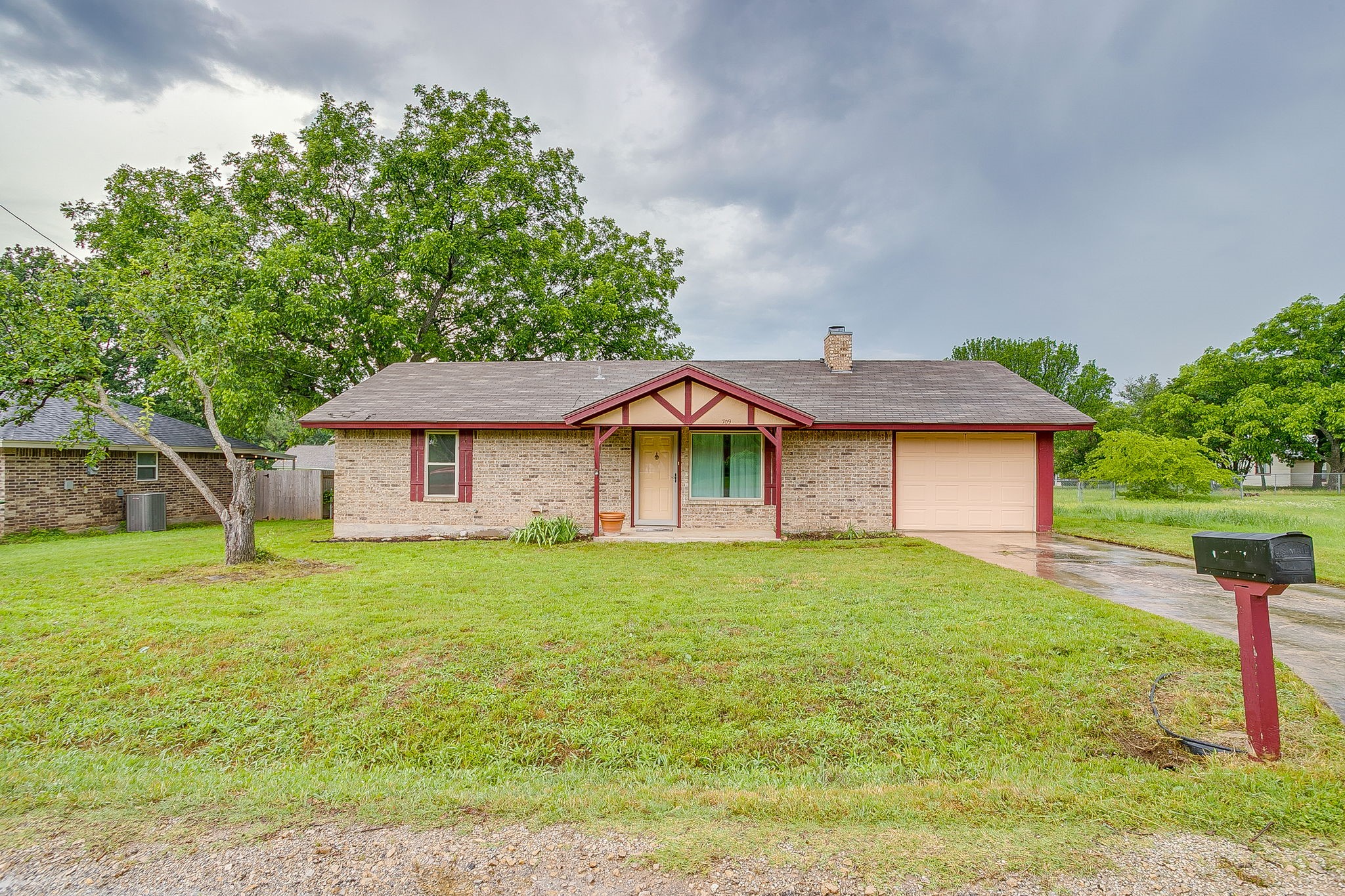 709 N Avenue B Springtown TX 76082