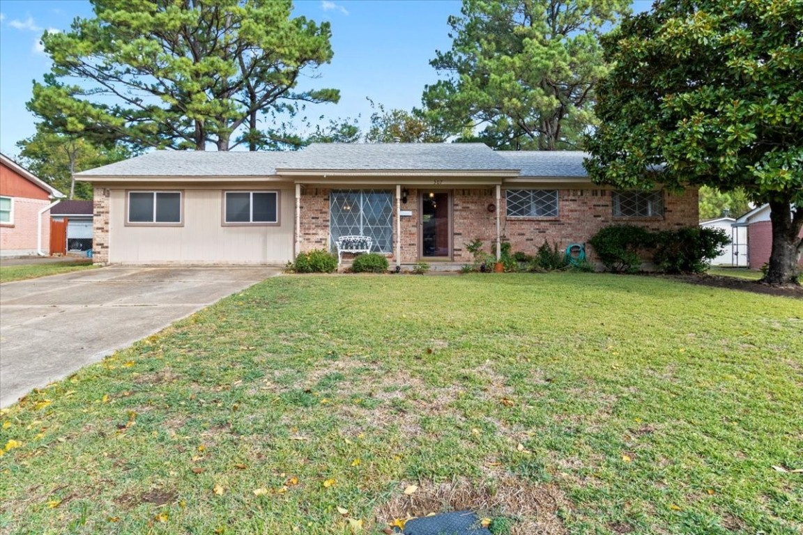 307 Glen Oaks Road Bonham TX 75418