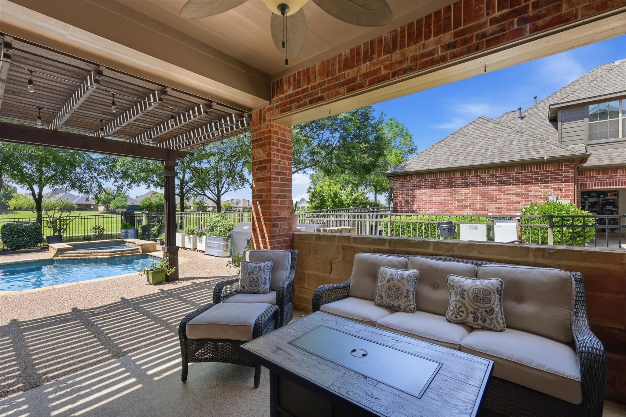 8980 Crockett Drive Lantana TX 76226