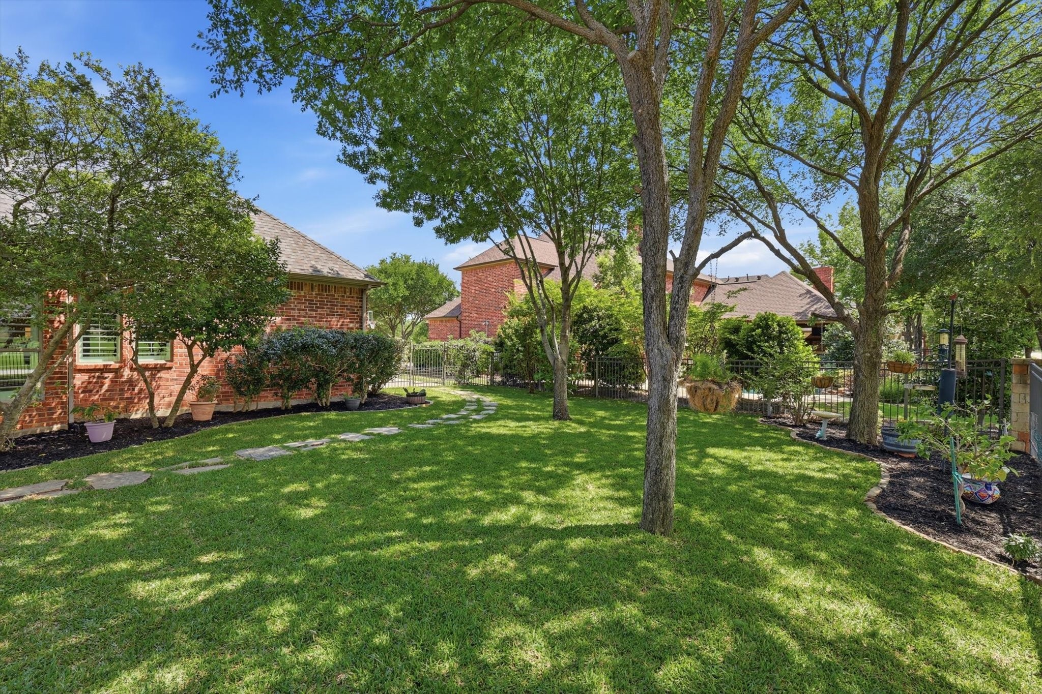 8980 Crockett Drive Lantana TX 76226