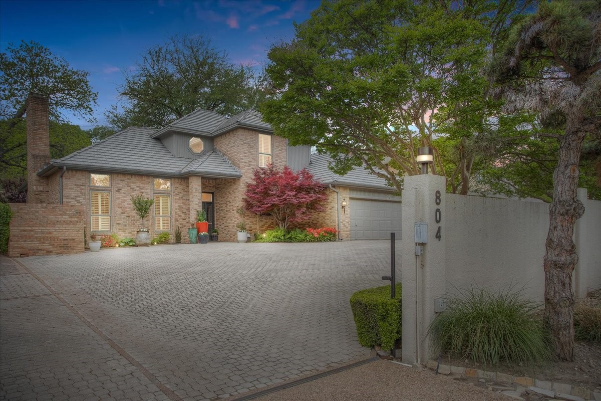 804 Roaring Springs Road Fort Worth TX 76114