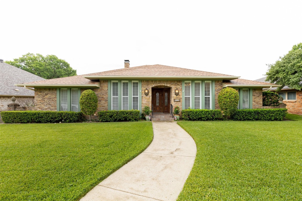 9220 Alta Oaks Drive Dallas TX 75243