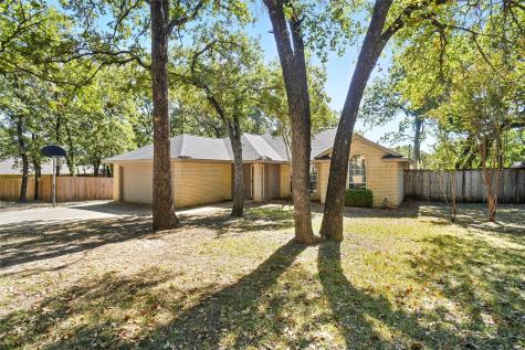 1116 Shadow Ridge Drive Azle TX 76020