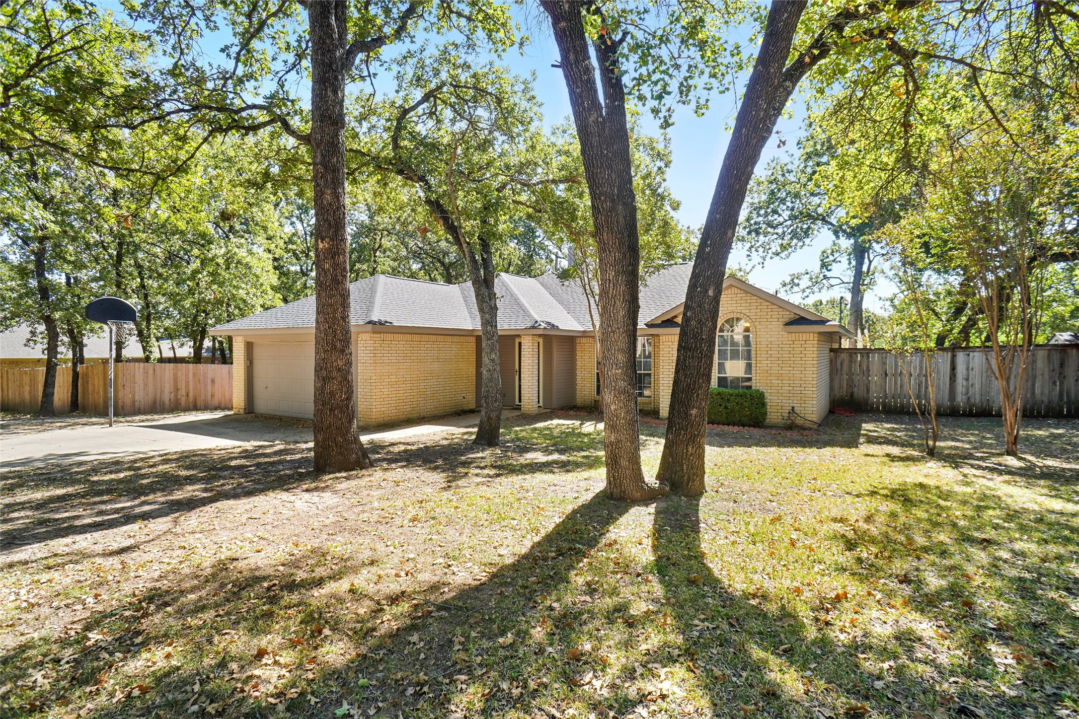 1116 Shadow Ridge Drive Azle TX 76020