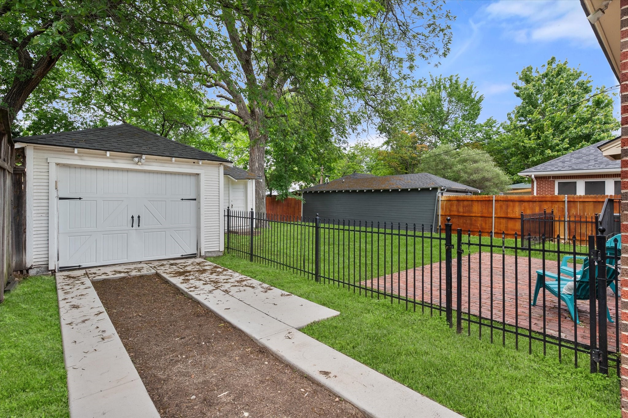 2220 5th Avenue Fort Worth TX 76110
