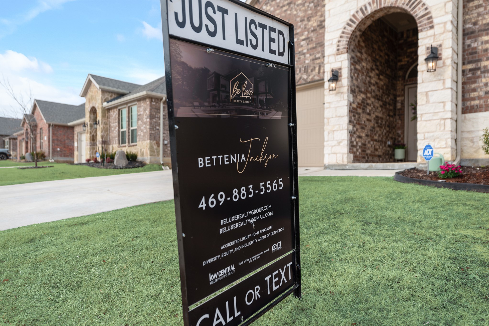 11221 Summer Rain Boulevard Aubrey TX 76227