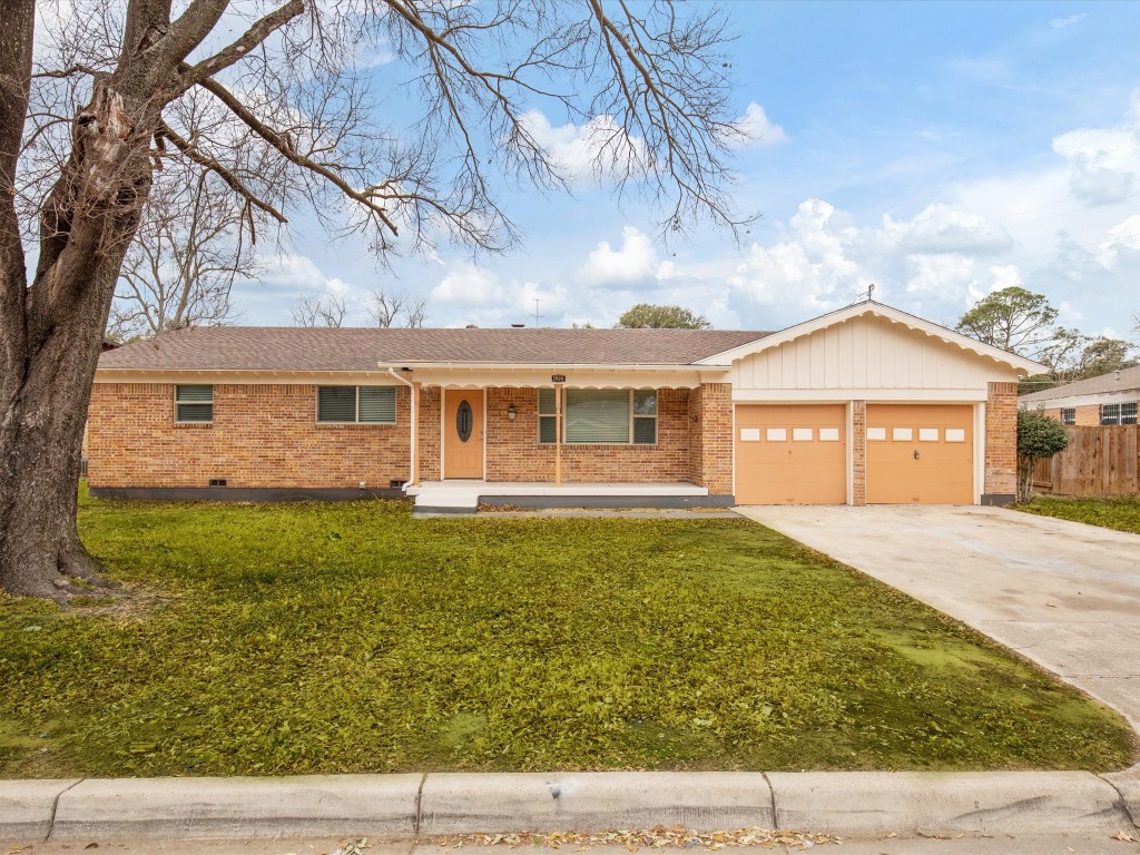 2009 Fairview Street Fort Worth TX 76111