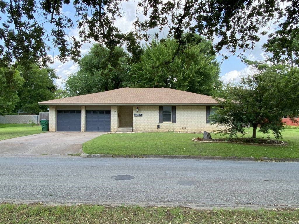 703 Roach Street Bowie TX 76230