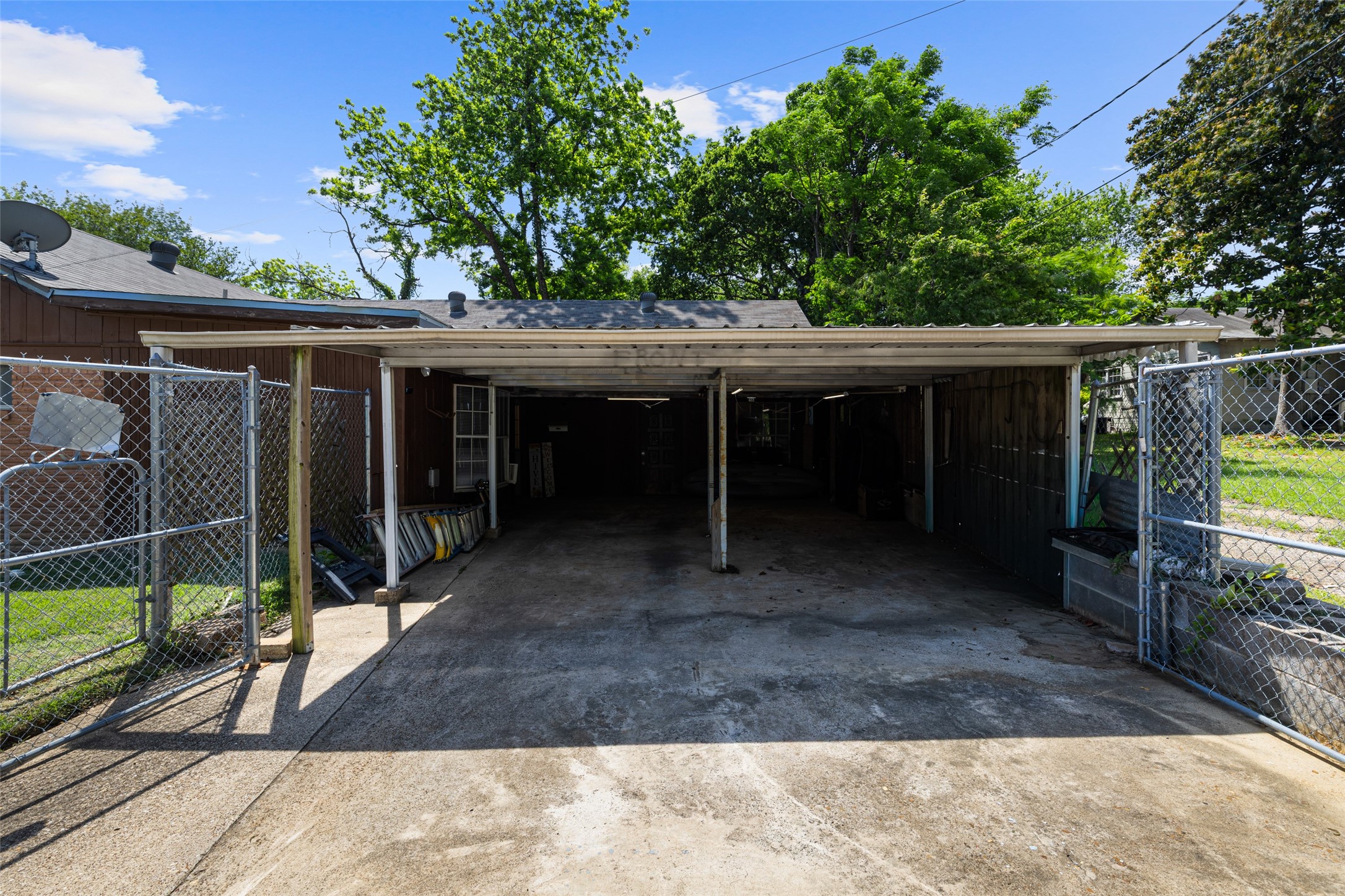 500 W Marshall Avenue Gladewater TX 75647