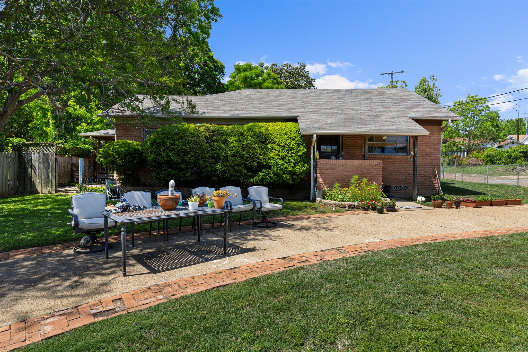 500 W Marshall Avenue Gladewater TX 75647