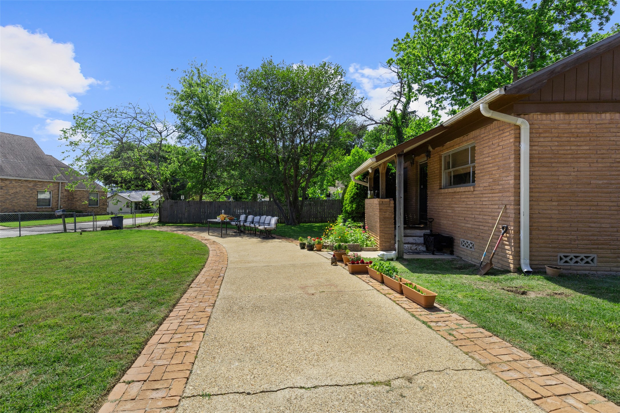 500 W Marshall Avenue Gladewater TX 75647