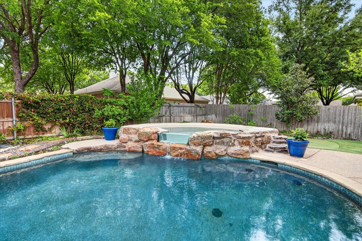 110 Lariat Trail Waco TX 76657