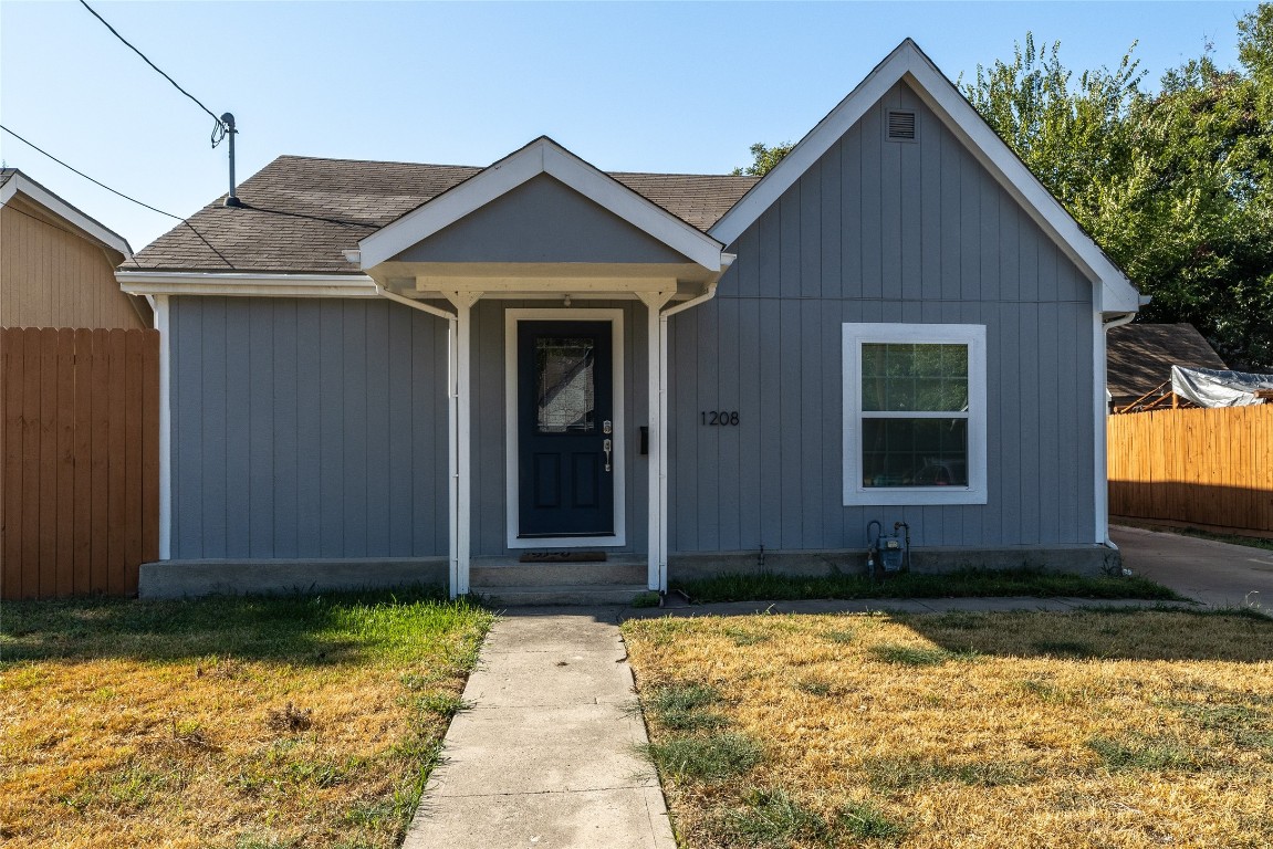 1208 E Garnett Street Gainesville TX 76240