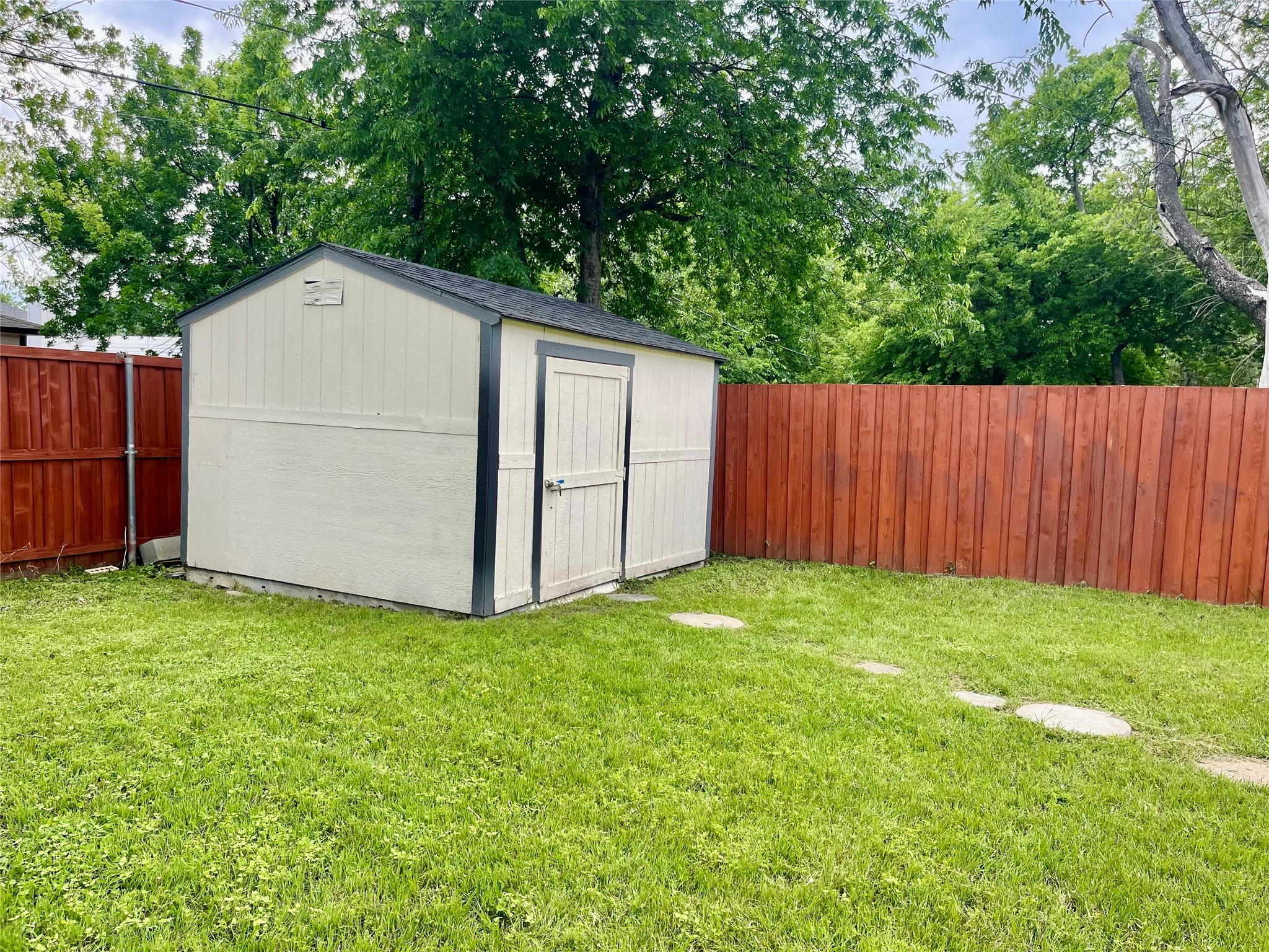 414 Goodyear Street Irving TX 75062