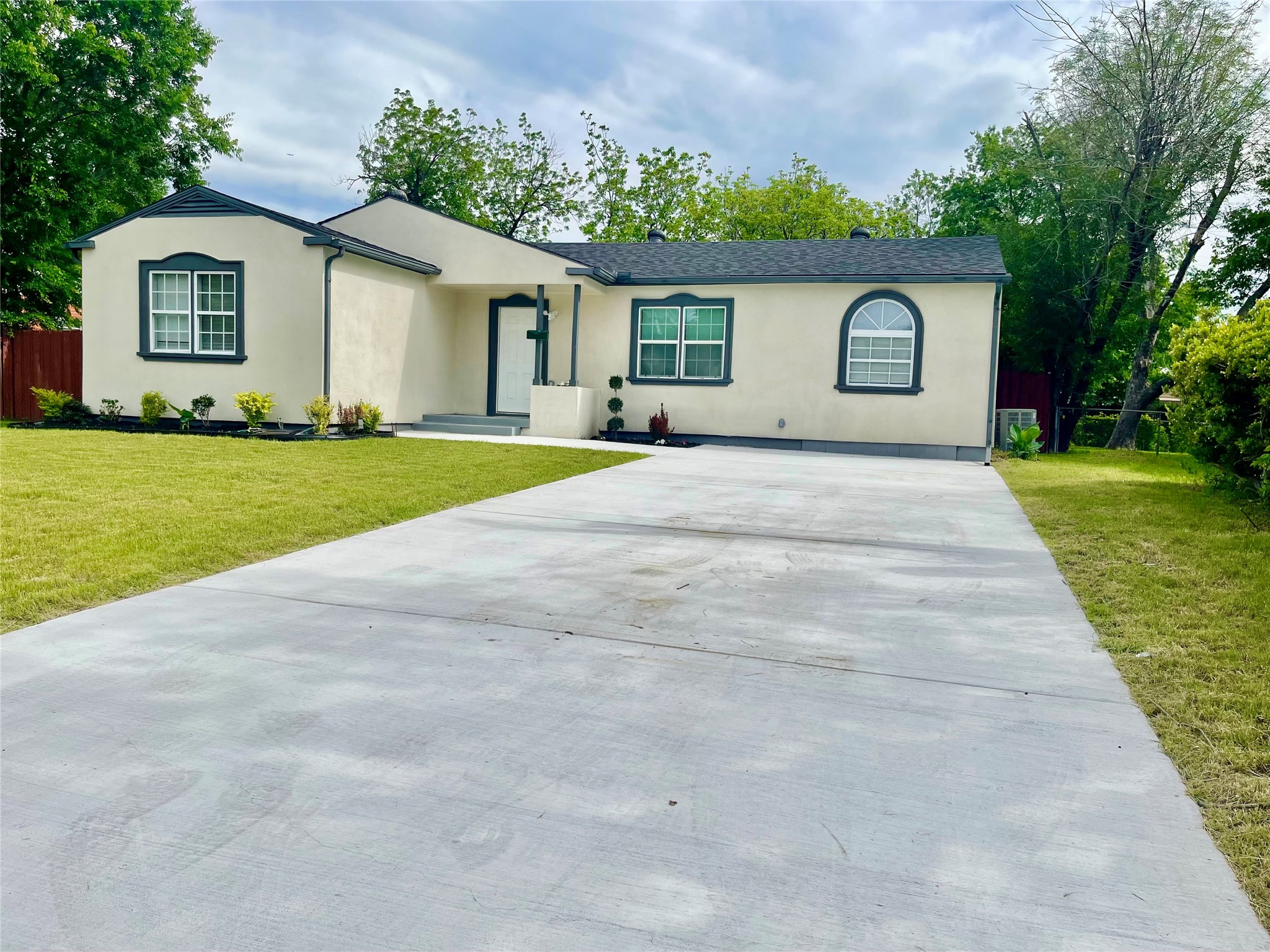 414 Goodyear Street Irving TX 75062