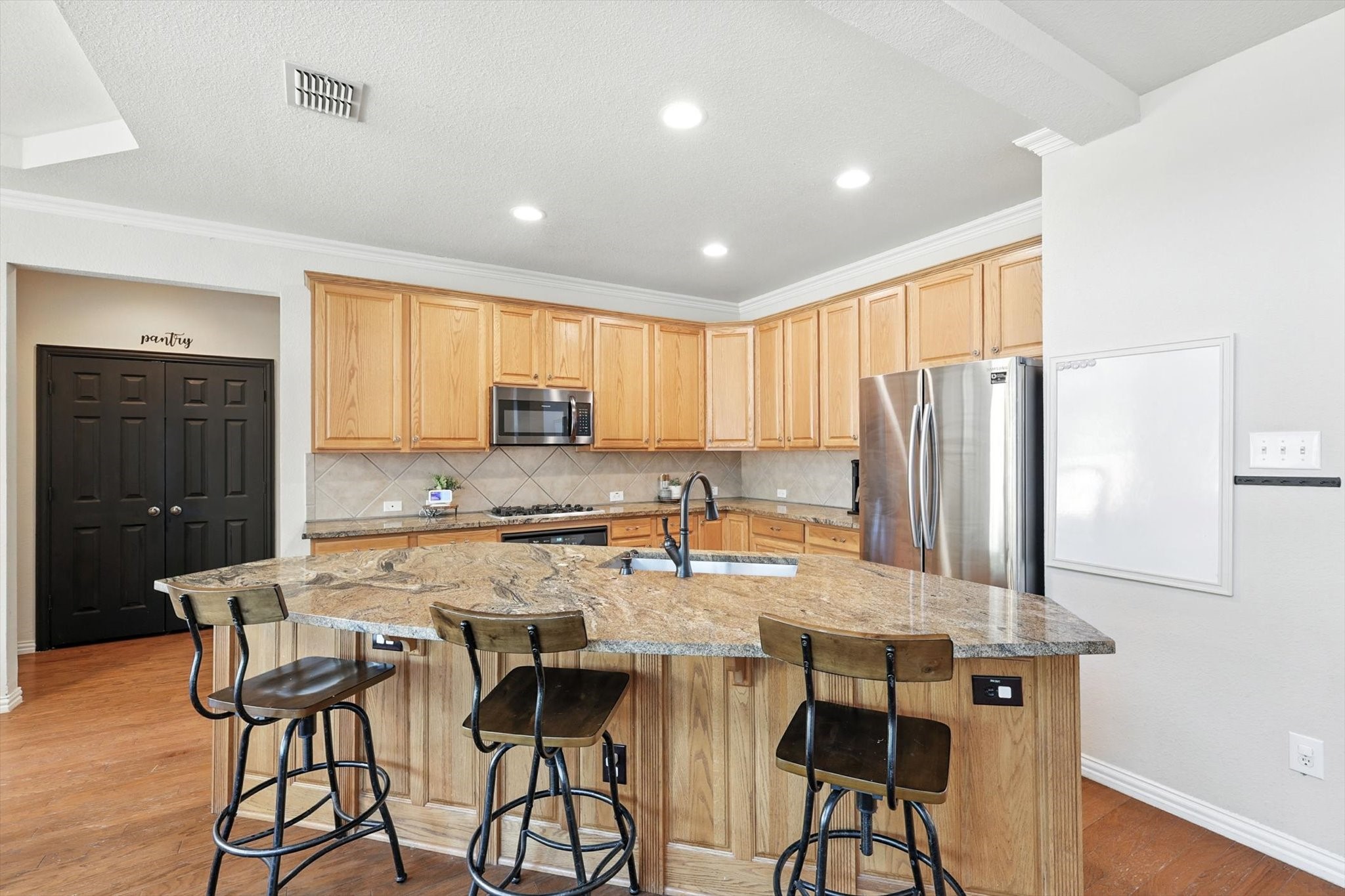 6828 Shoreway Drive Grand Prairie TX 75054