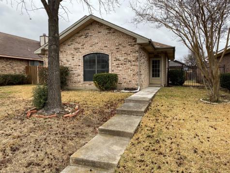 1121 Sandalwood Lane Desoto TX 75115