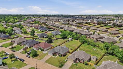 1600 Creekside Avenue Sherman TX 75092