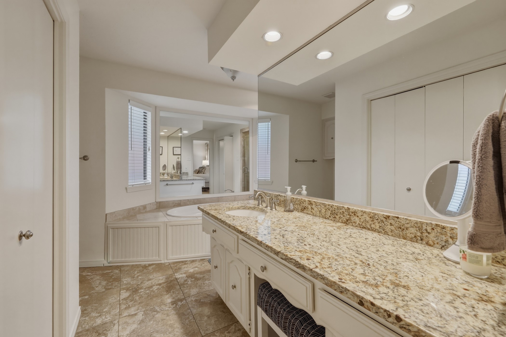 9510 Hill View Drive Dallas TX 75231