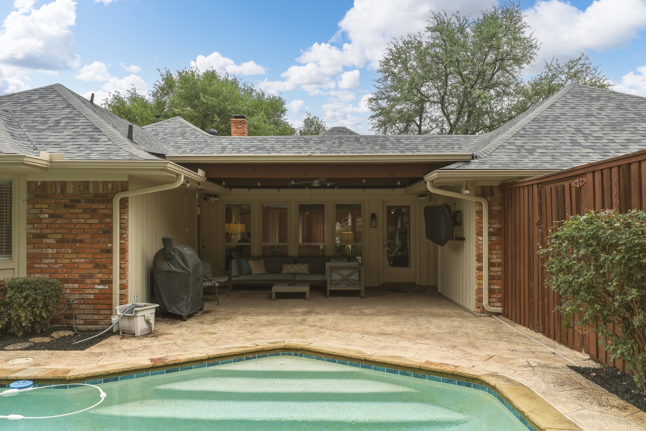 9510 Hill View Drive Dallas TX 75231