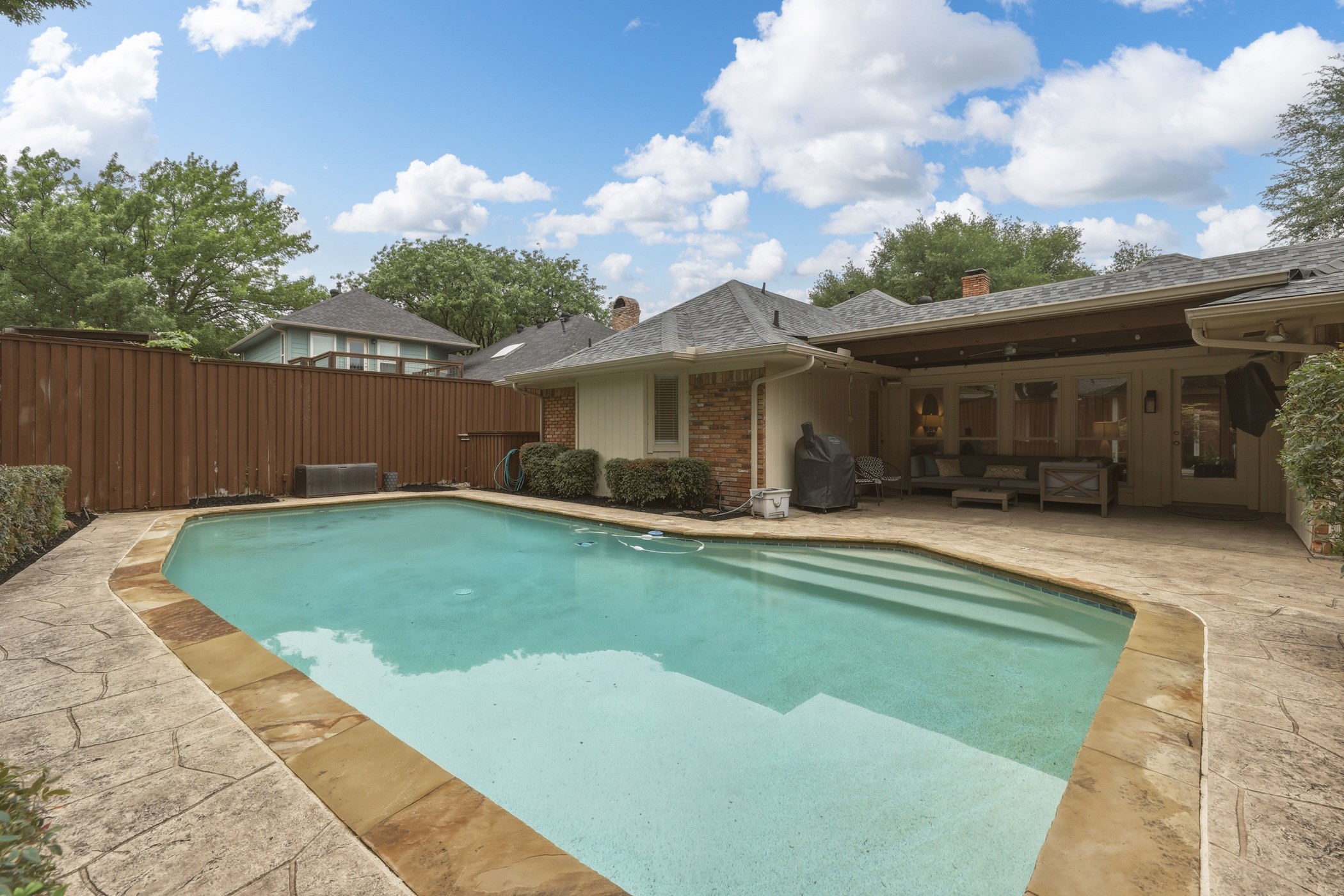 9510 Hill View Drive Dallas TX 75231