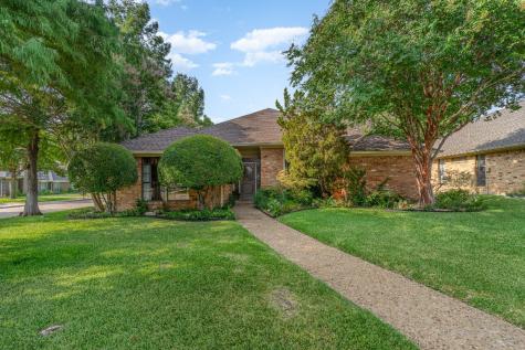 3911 Bobbin Lane Addison TX 75001