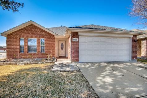 2823 Brookhurst Drive Grand Prairie TX 75052