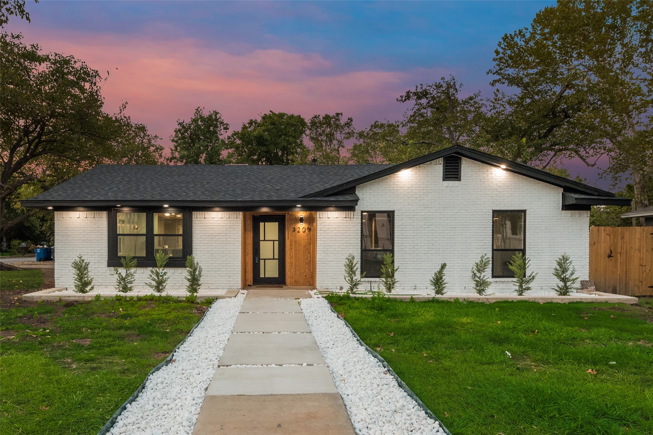 3209 Royal Lane Dallas TX 75229