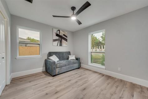 3209 Royal Lane Dallas TX 75229