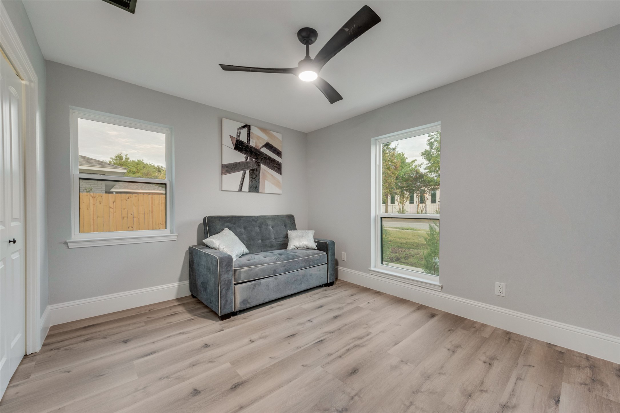 3209 Royal Lane Dallas TX 75229