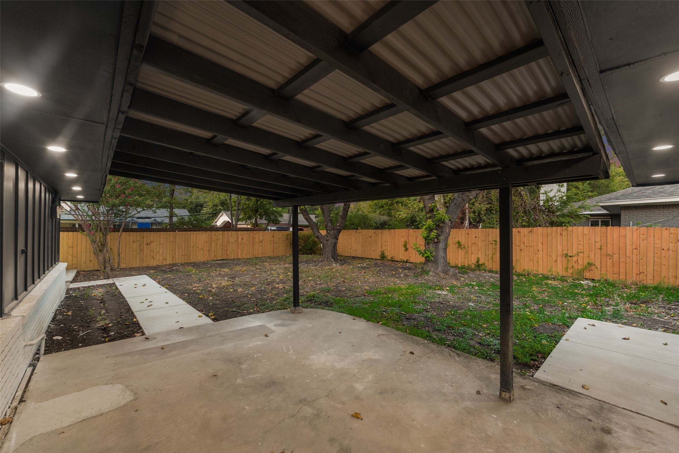 3209 Royal Lane Dallas TX 75229