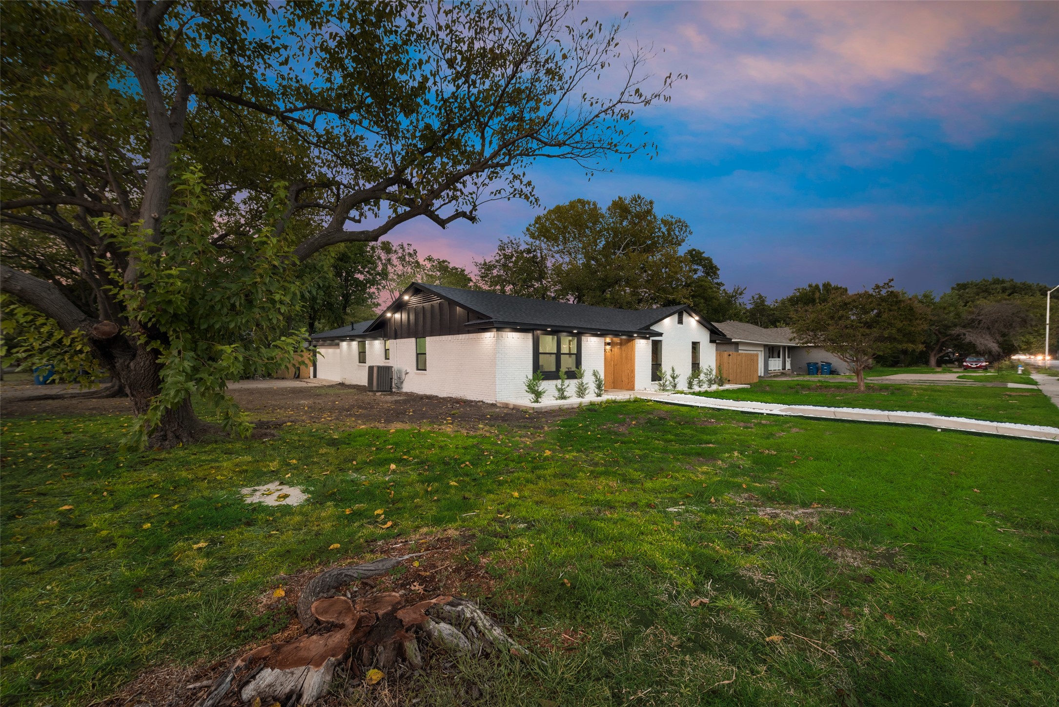 3209 Royal Lane Dallas TX 75229