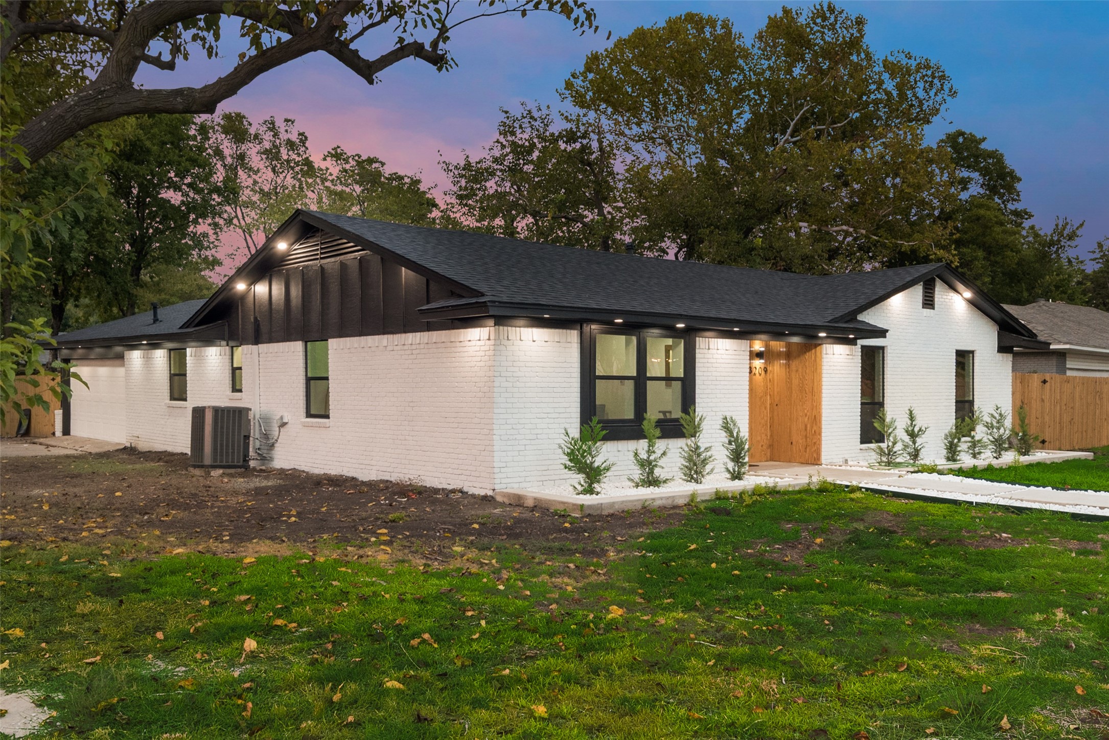 3209 Royal Lane Dallas TX 75229