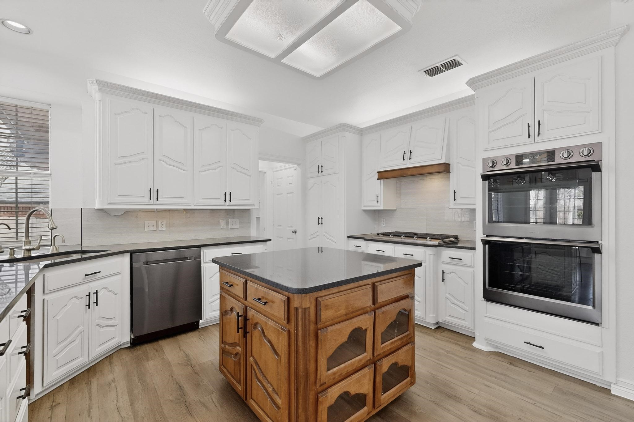 1405 Briar Drive Bedford TX 76022