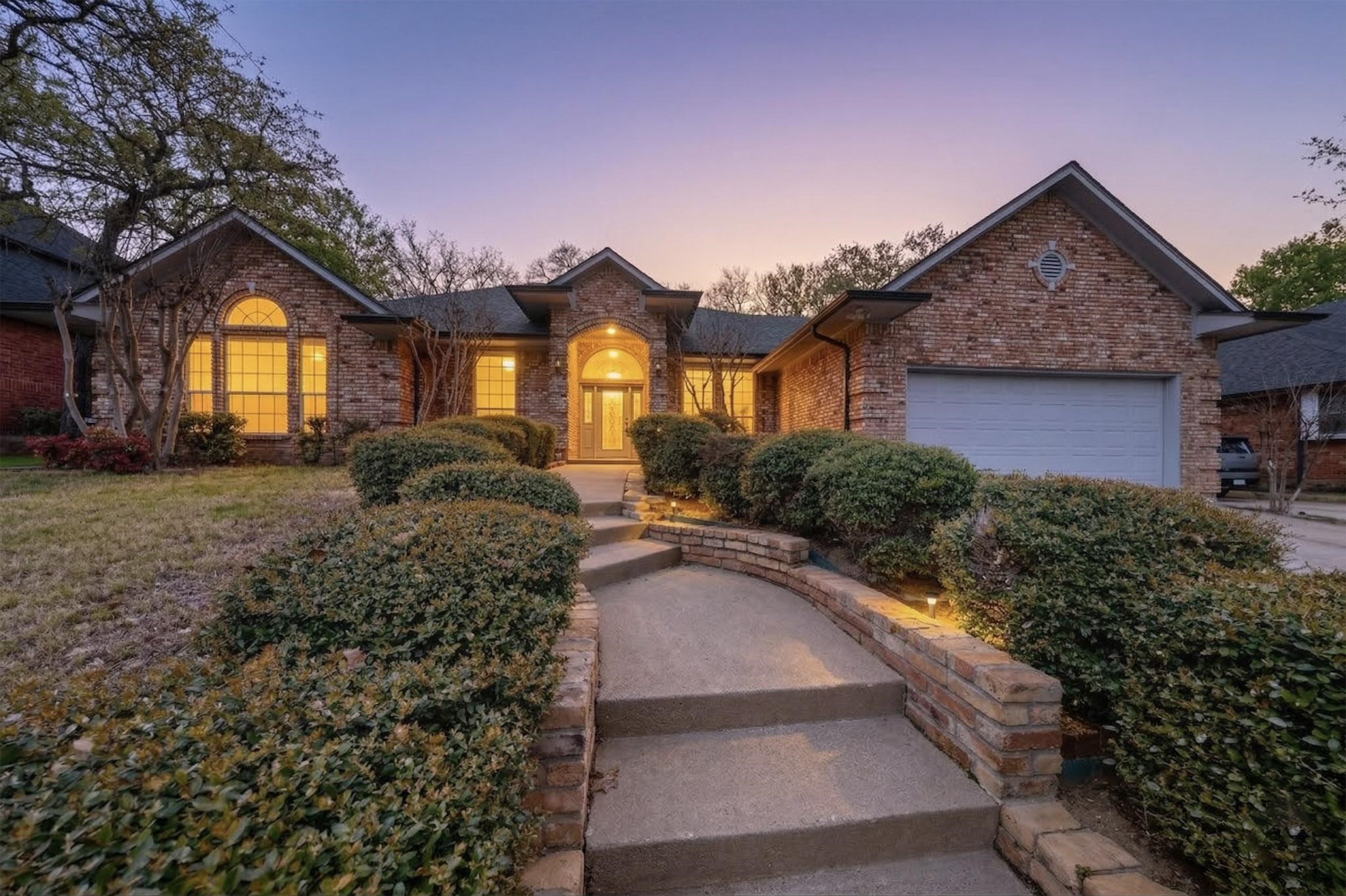 1405 Briar Drive Bedford TX 76022