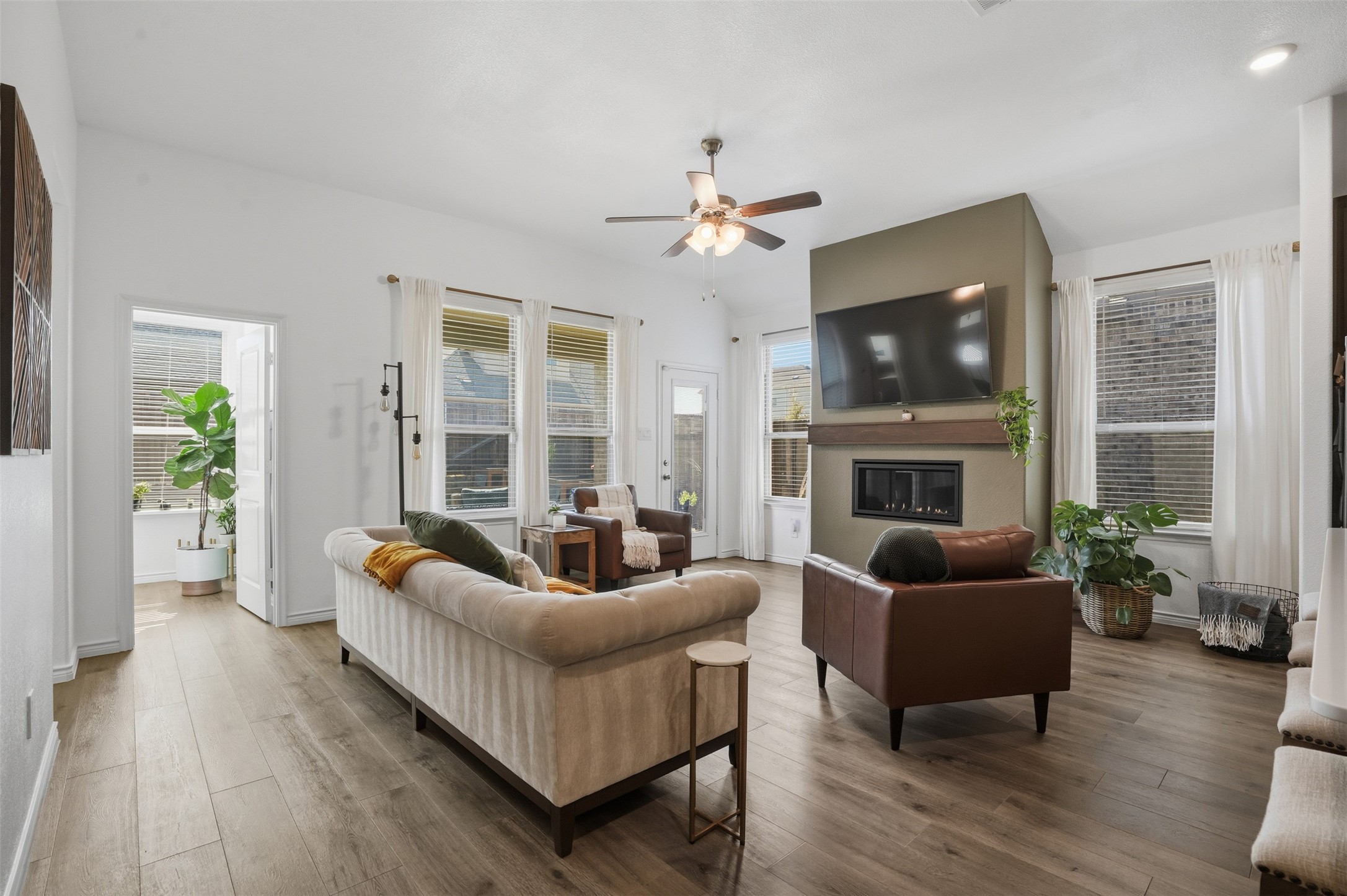 10408 Autumn Leaves Lane Aubrey TX 76227