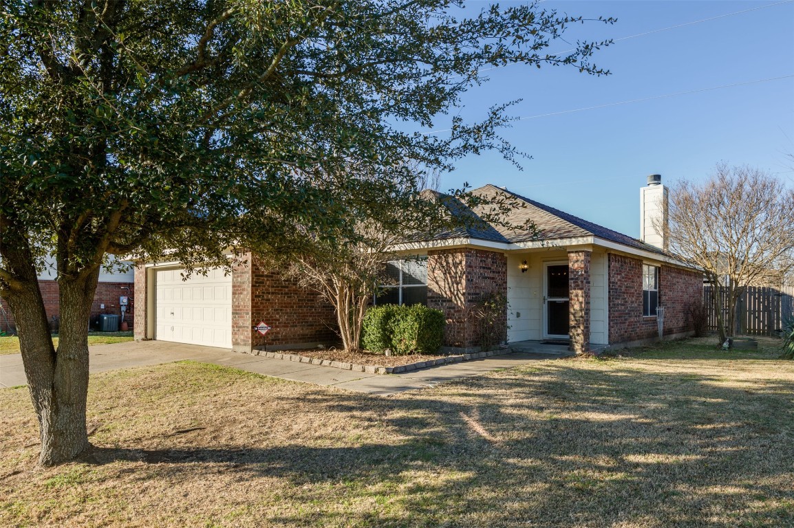 120 Gayleh Lane Waxahachie TX 75165