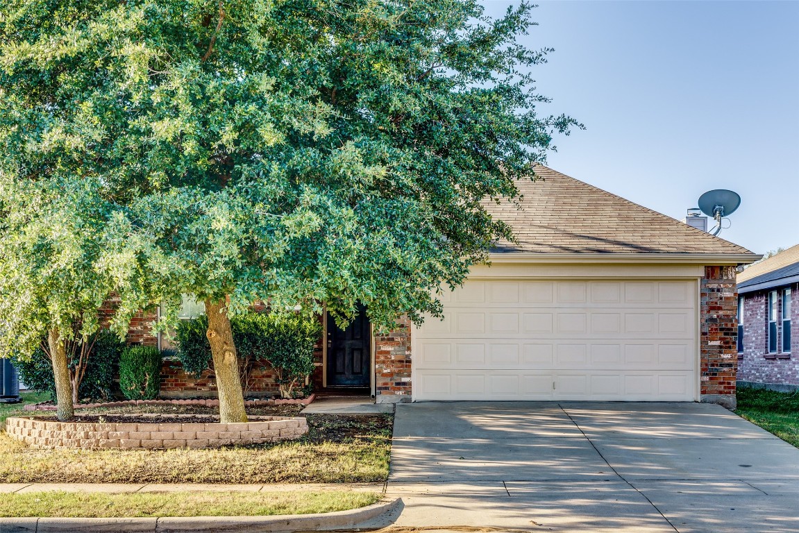 557 Creekbend Street Crowley TX 76036