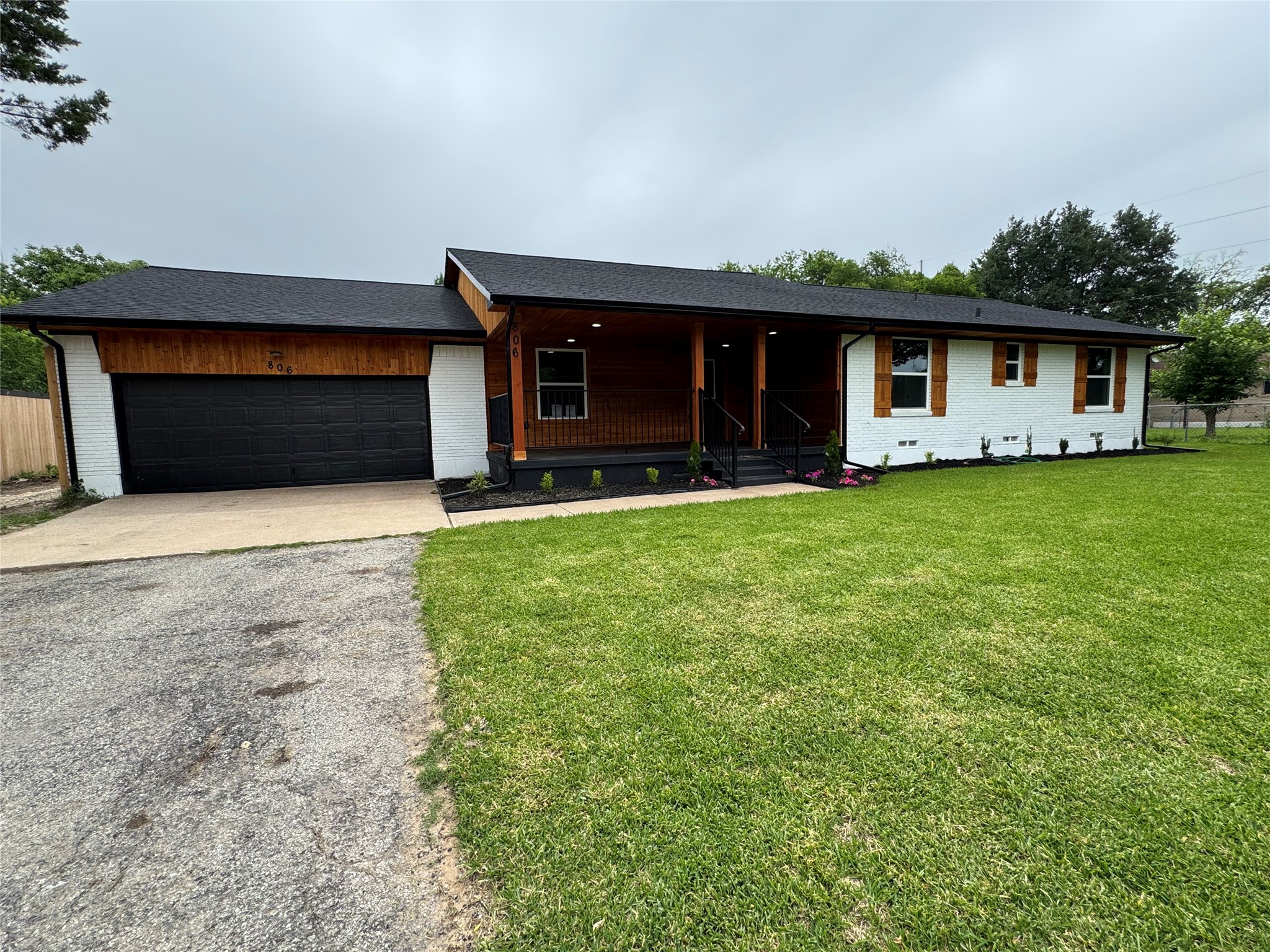 806 Jungle Drive Duncanville TX 75116