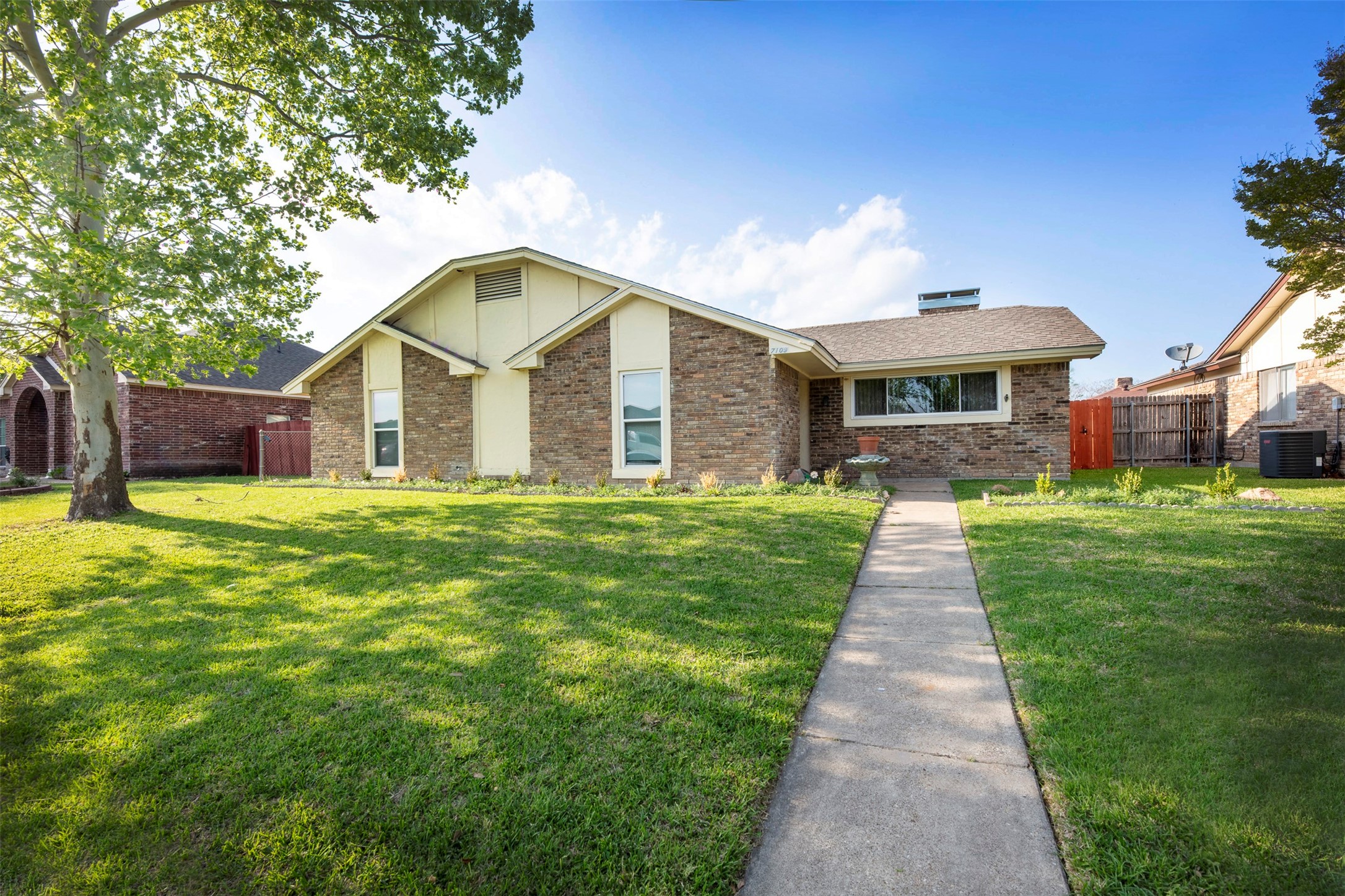 7109 Lakeshore Drive Rowlett TX 75089