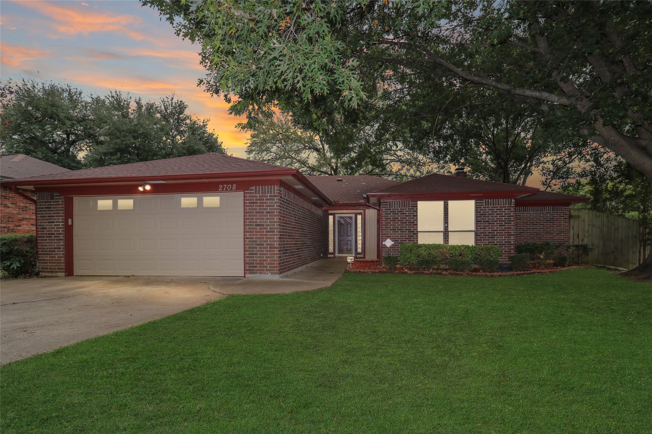 2708 Blue Quail Drive Arlington TX 76017