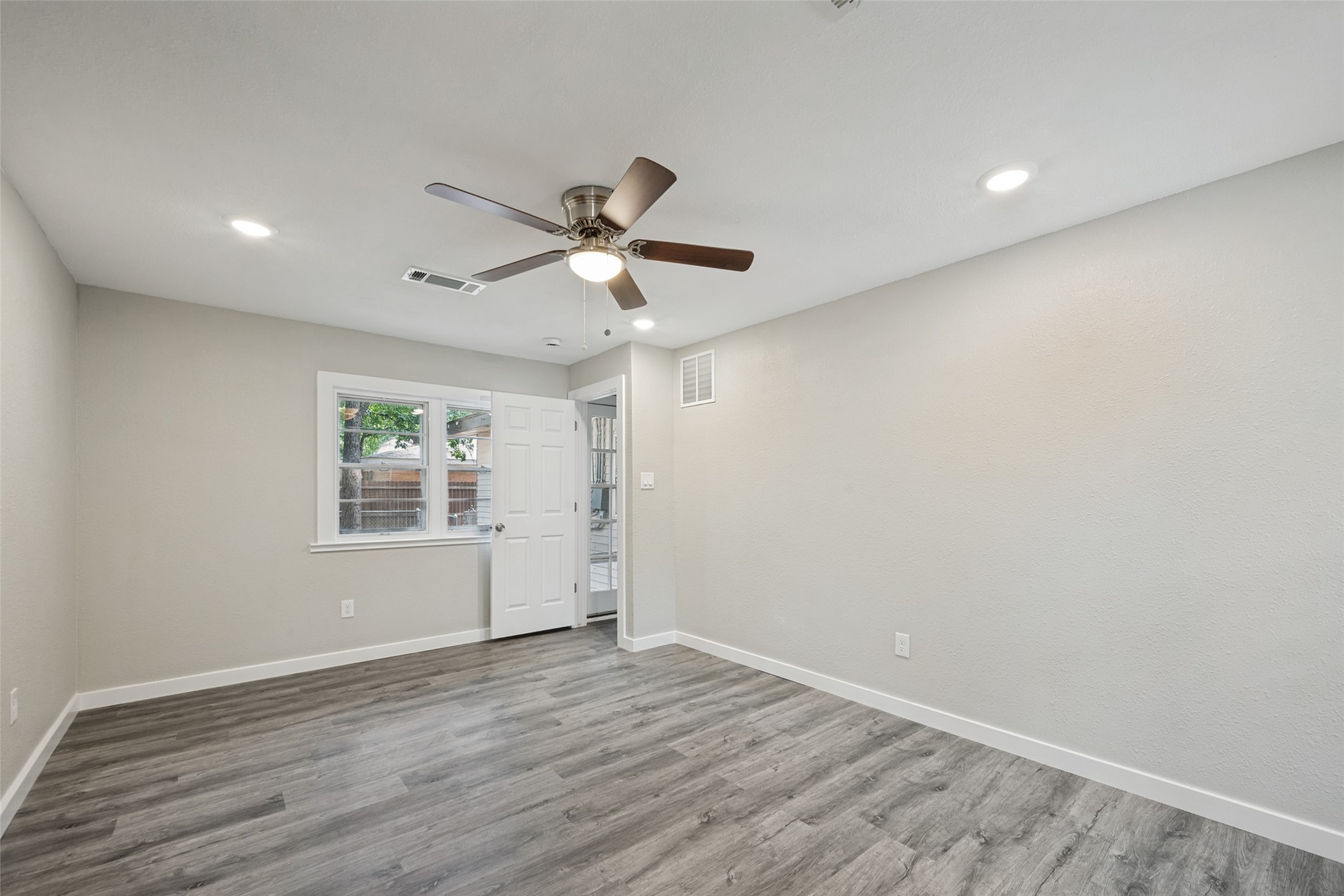 1305 W Lavender Lane Arlington TX 76013