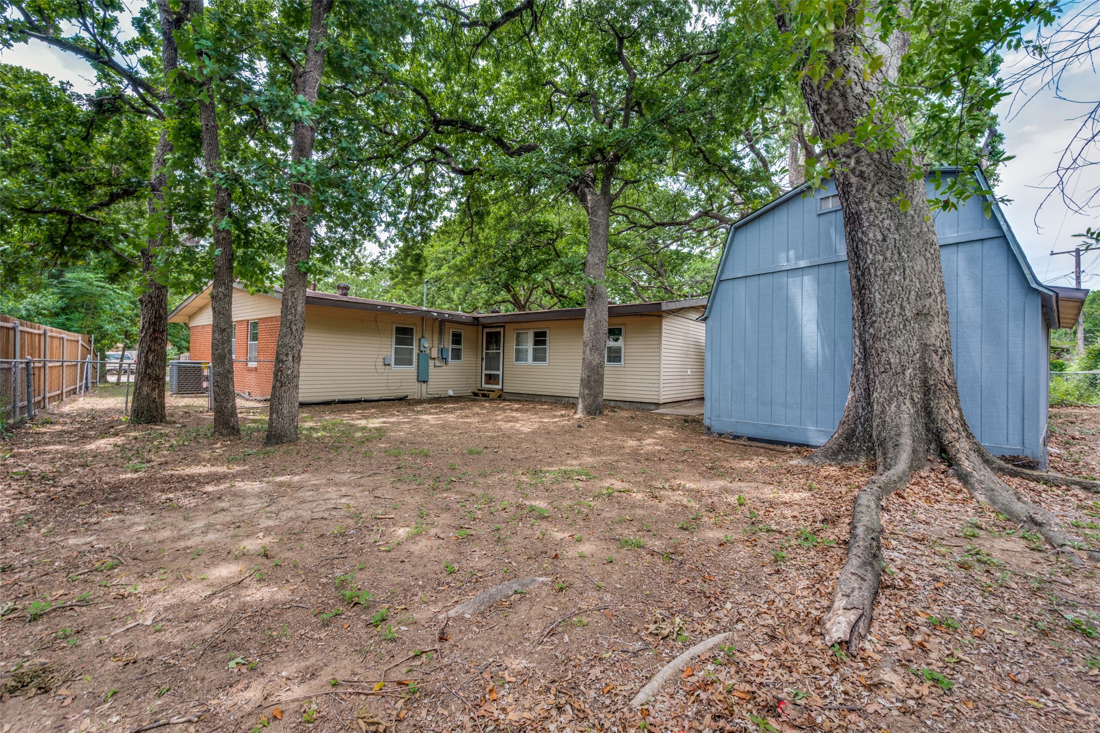1305 W Lavender Lane Arlington TX 76013