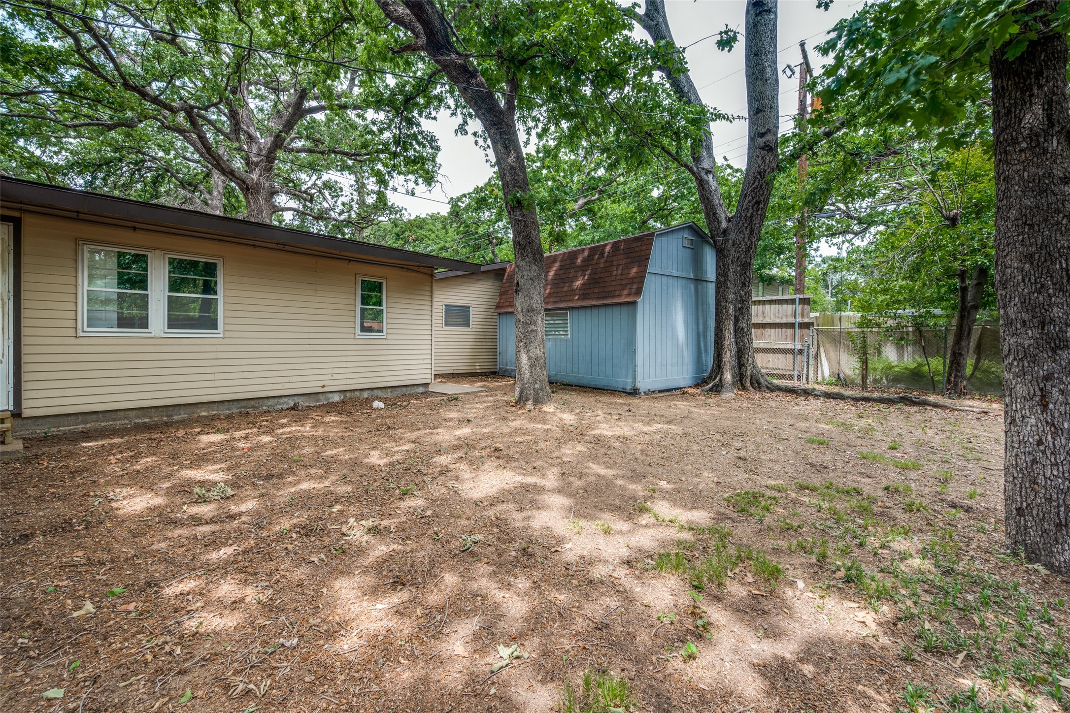 1305 W Lavender Lane Arlington TX 76013