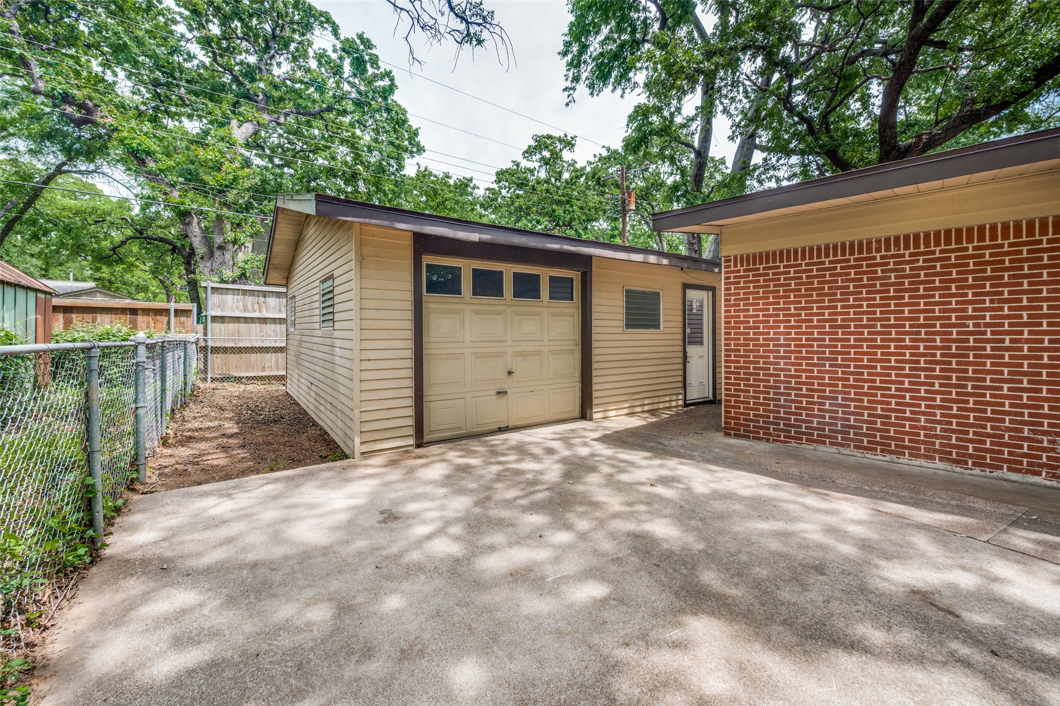 1305 W Lavender Lane Arlington TX 76013
