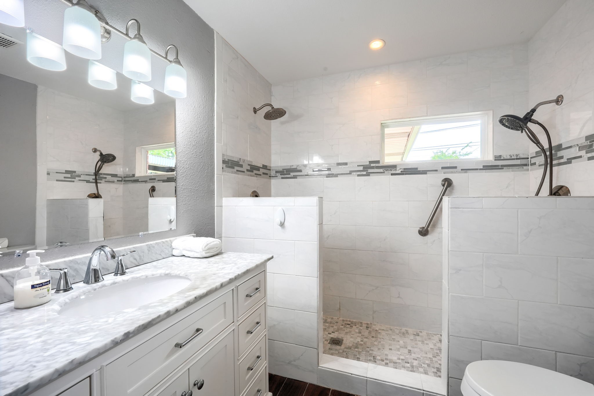 1306 Carroll Drive Garland TX 75041